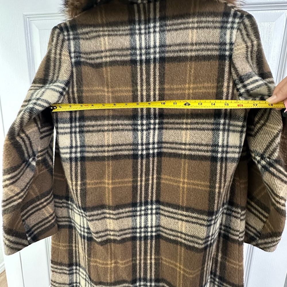 Woman’s Plaid Brown Fur Collar Coat - Picture 11 of 11